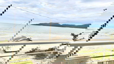 Beachfront house for 11 people in Perequê - Porto Belo