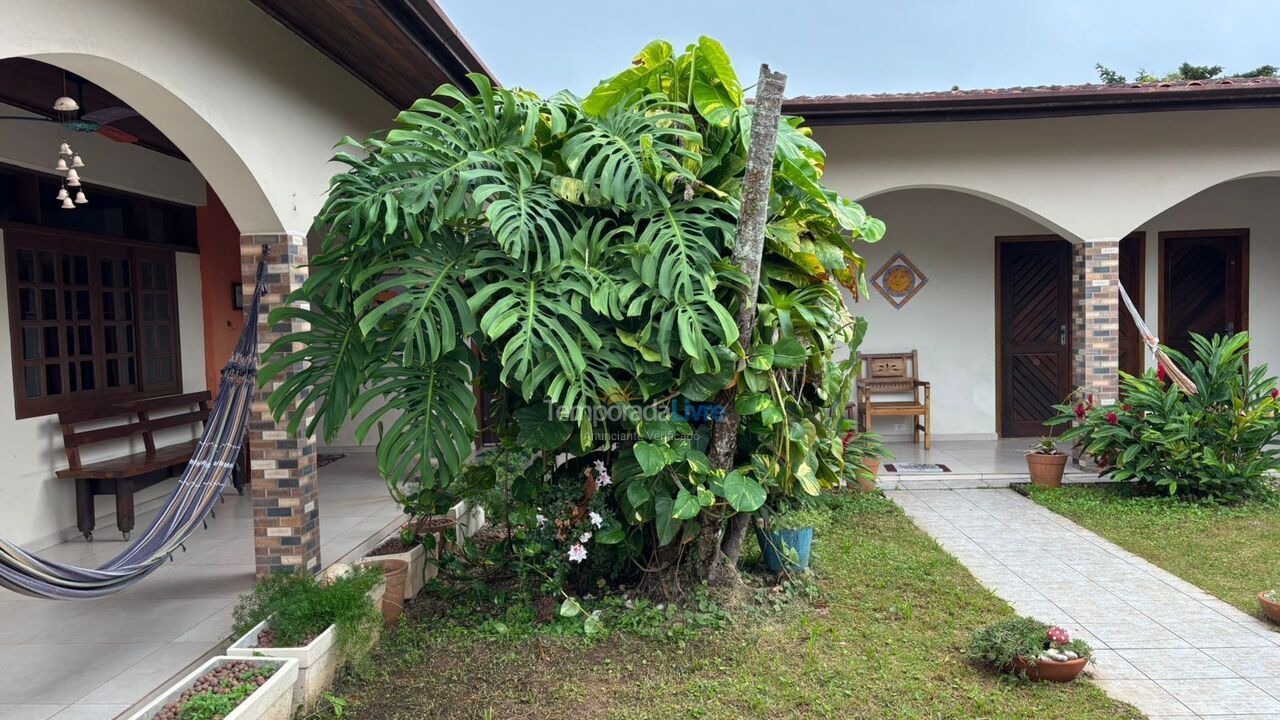 Casa para aluguel de temporada em Ubatuba (Toninhas)