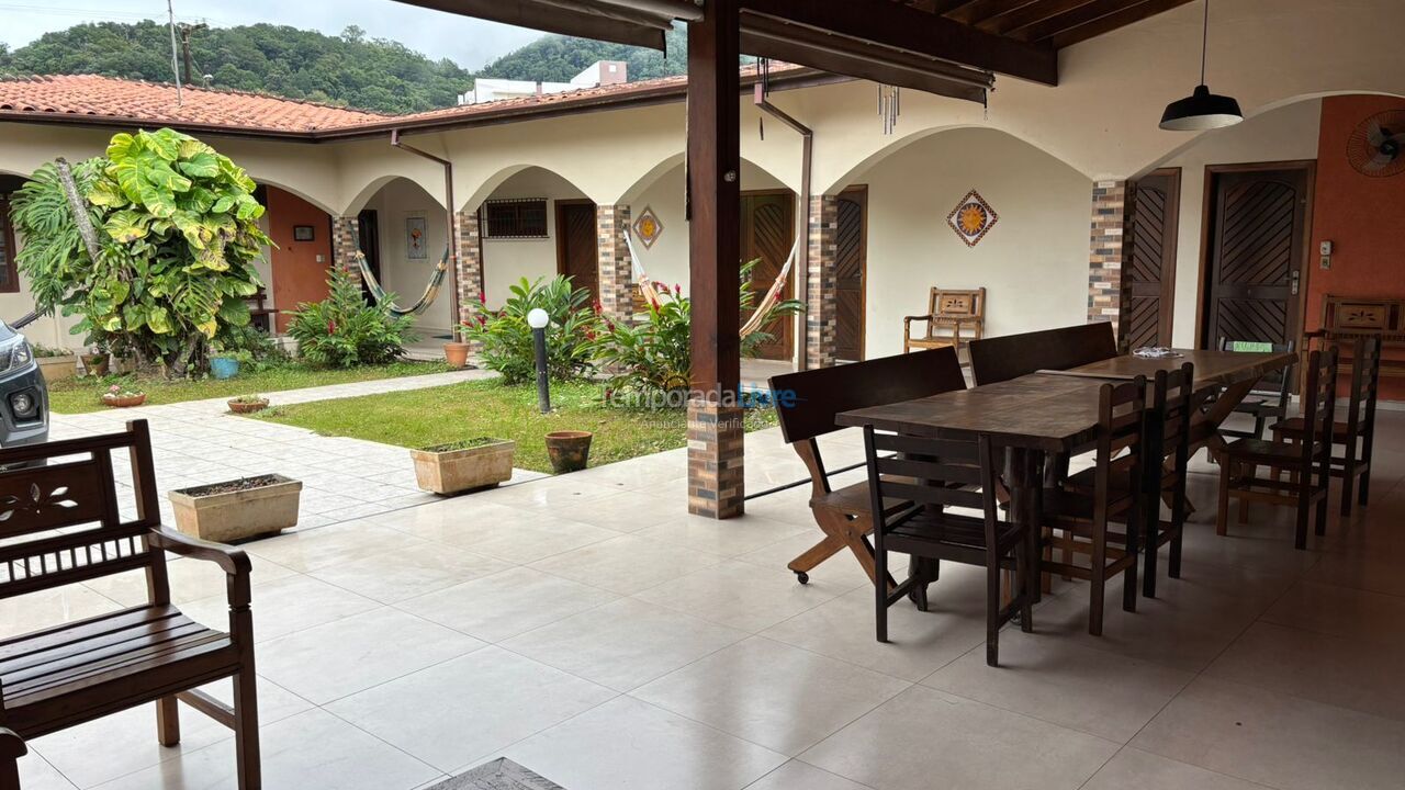 Casa para aluguel de temporada em Ubatuba (Toninhas)