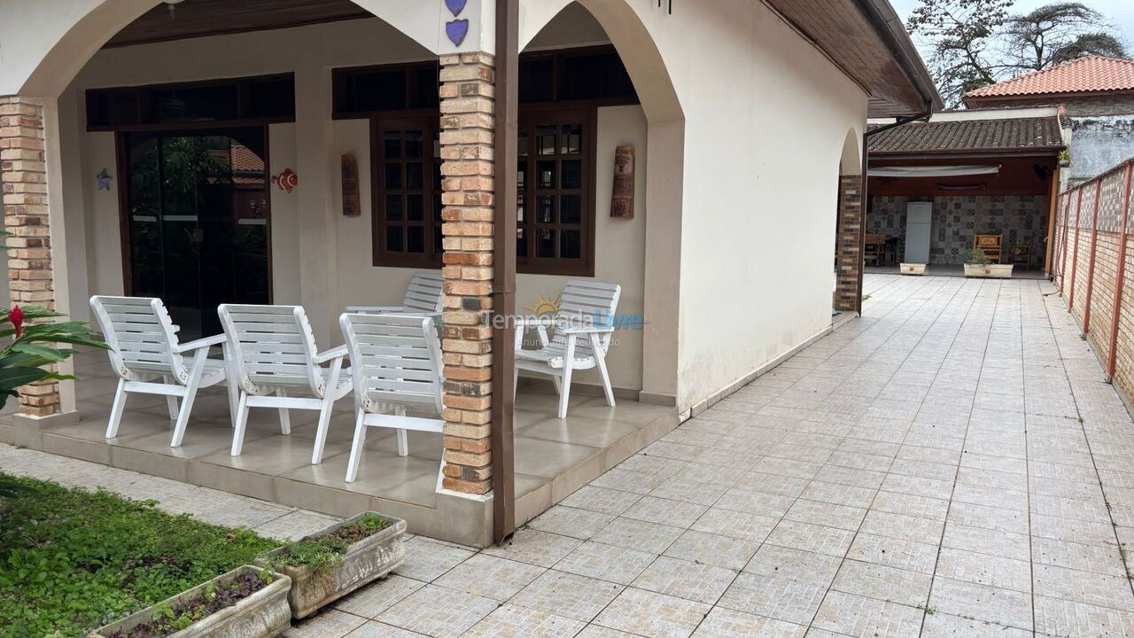 Casa para aluguel de temporada em Ubatuba (Toninhas)