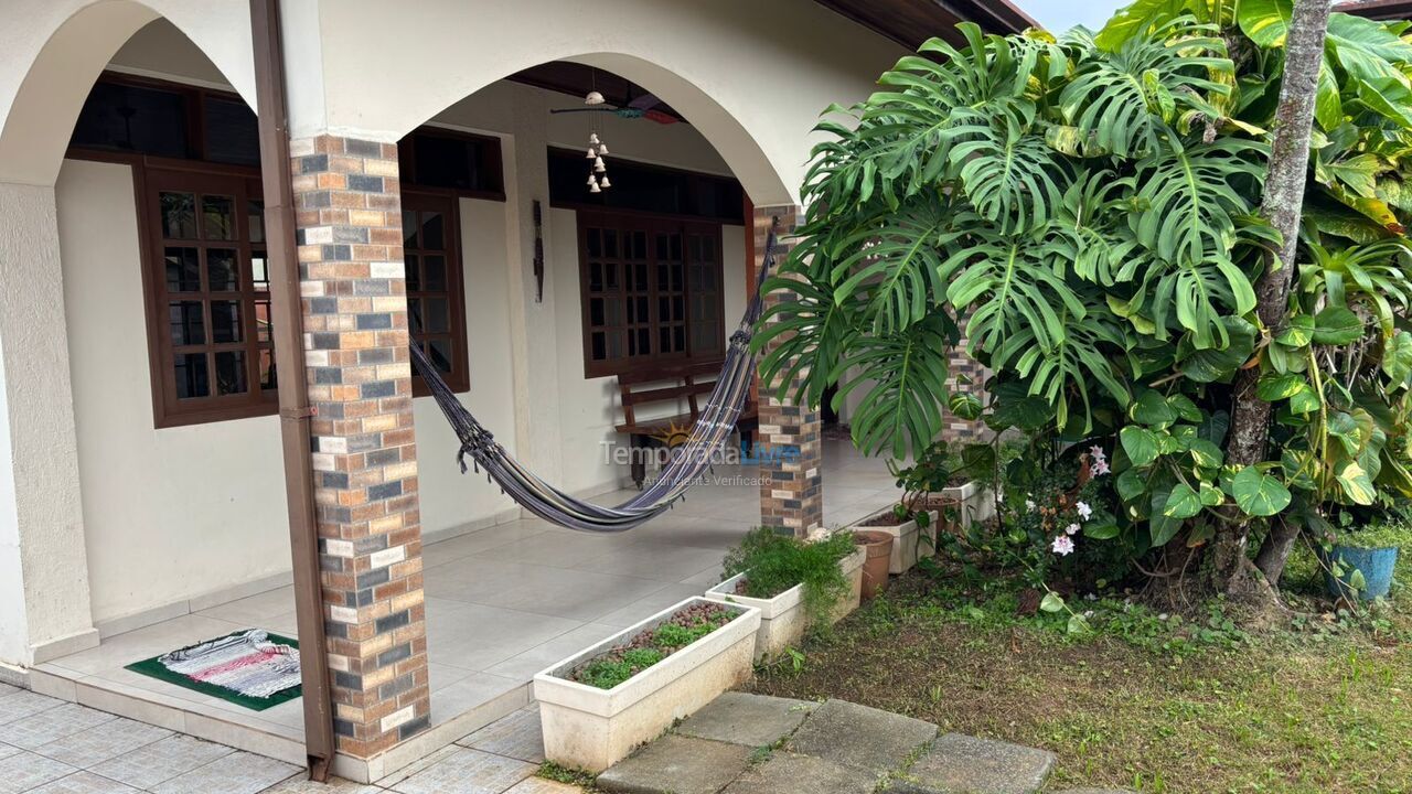 Casa para aluguel de temporada em Ubatuba (Toninhas)