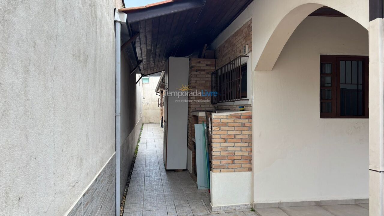 Casa para aluguel de temporada em Ubatuba (Toninhas)