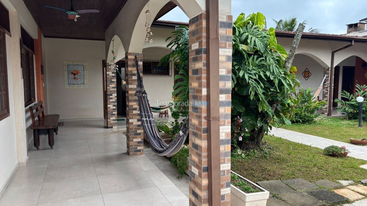 Casa para aluguel de temporada em Ubatuba (Toninhas)