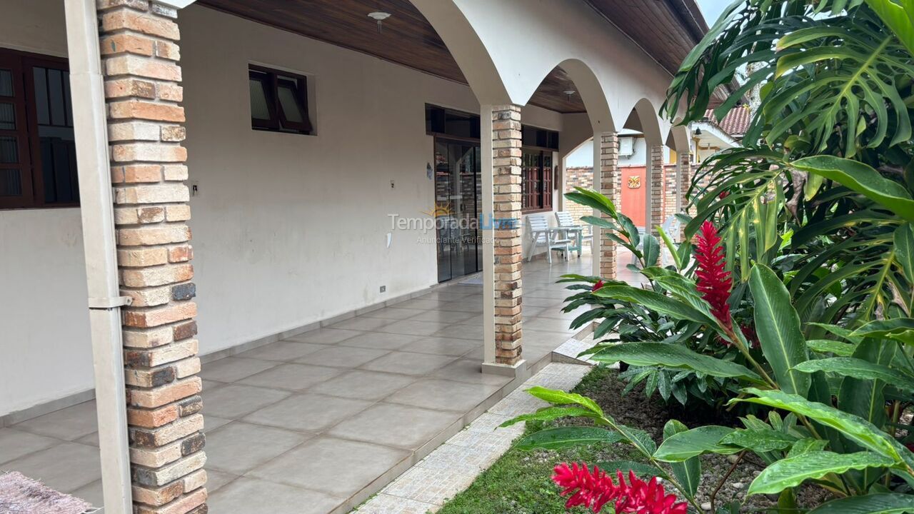 Casa para aluguel de temporada em Ubatuba (Toninhas)