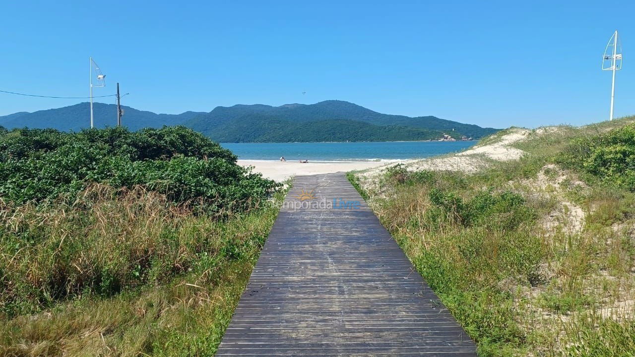 Apartamento para aluguel de temporada em Palhoça (Praia do Sonho)