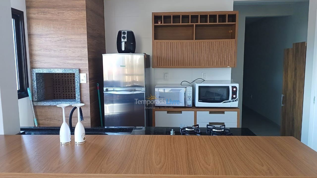 Apartamento para aluguel de temporada em Palhoça (Praia do Sonho)