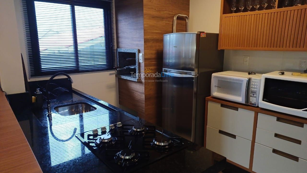 Apartamento para aluguel de temporada em Palhoça (Praia do Sonho)