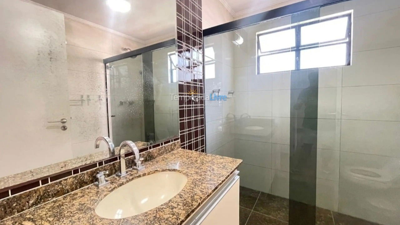 Apartment for vacation rental in Guarujá (Enseada)