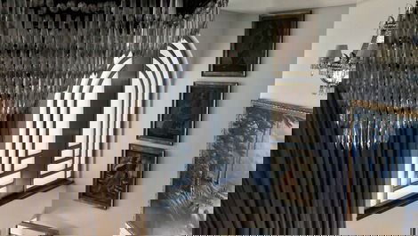 Mansion with 8 suites, sleeps 16, pool in Jurerê Internacional