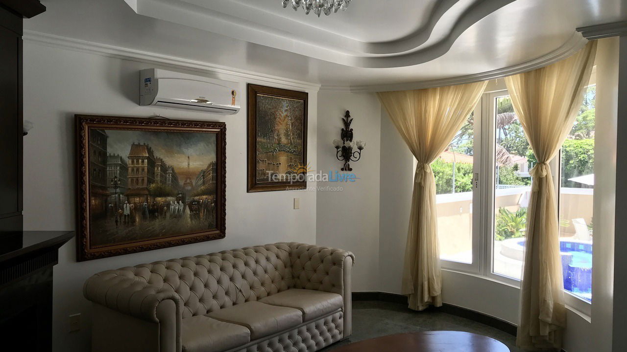 House for vacation rental in Florianopolis (Jurerê Internacional)