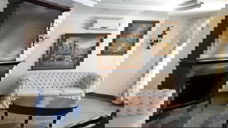 Mansion with 8 suites, sleeps 16, pool in Jurerê Internacional