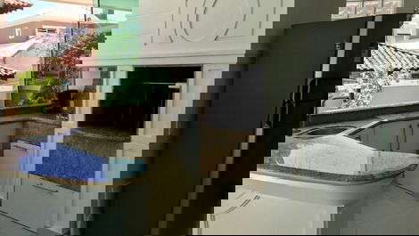 Mansion with 8 suites, sleeps 16, pool in Jurerê Internacional