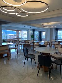 Apartamento para 8 personas, a 200 metros de la playa, con vistas al mar.