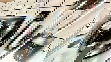 Apartamento com 2 dormitórios na Quadra do Mar em Meia Praia