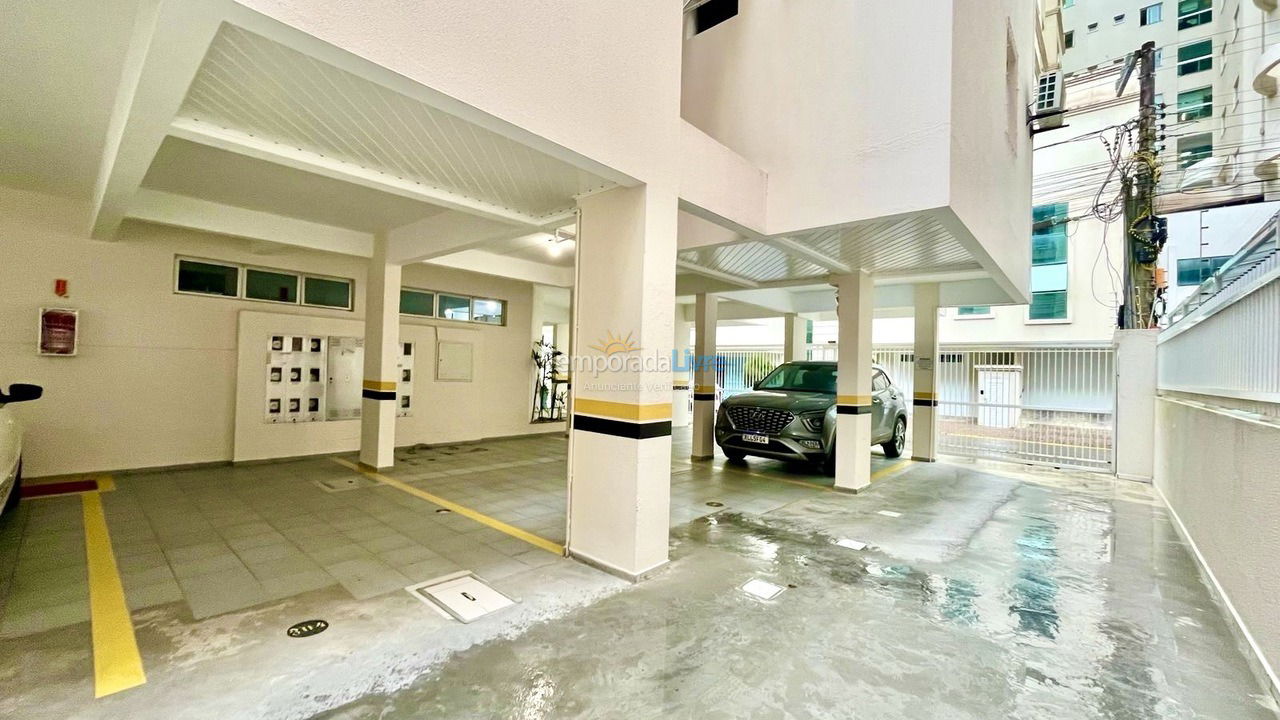 Apartamento para aluguel de temporada em Itapema (Meia Praia)