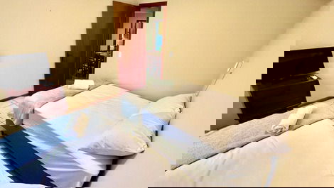 Apartamento com 2 dormitórios na Quadra do Mar em Meia Praia