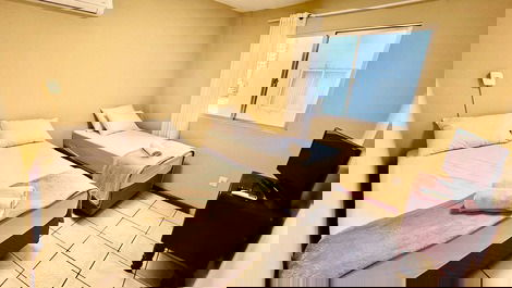 Apartamento com 2 dormitórios na Quadra do Mar em Meia Praia