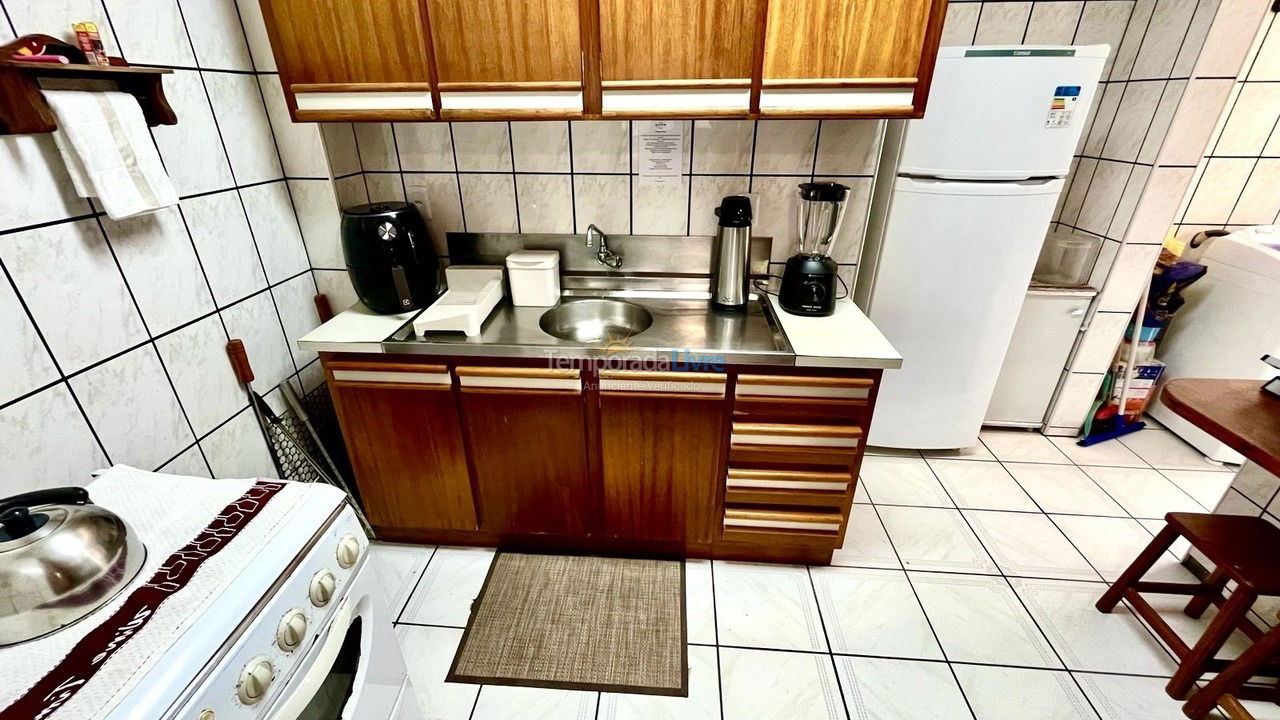 Apartamento para aluguel de temporada em Itapema (Meia Praia)