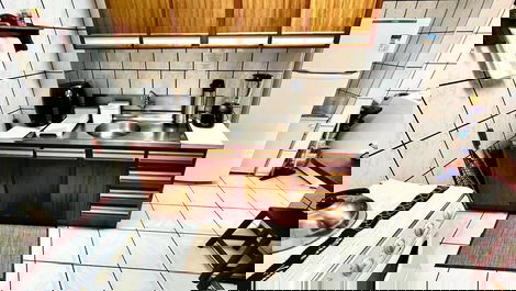 Apartamento com 2 dormitórios na Quadra do Mar em Meia Praia