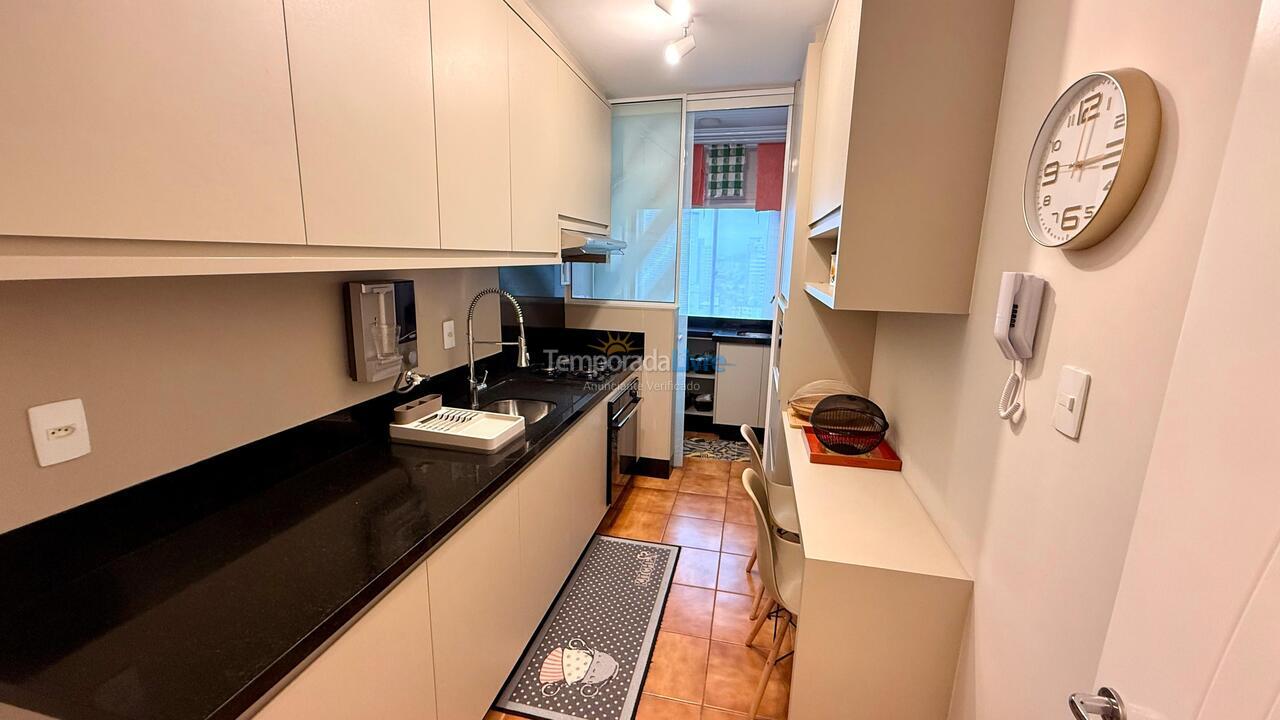 Apartamento para aluguel de temporada em Balneário Camboriú (Praia Central)