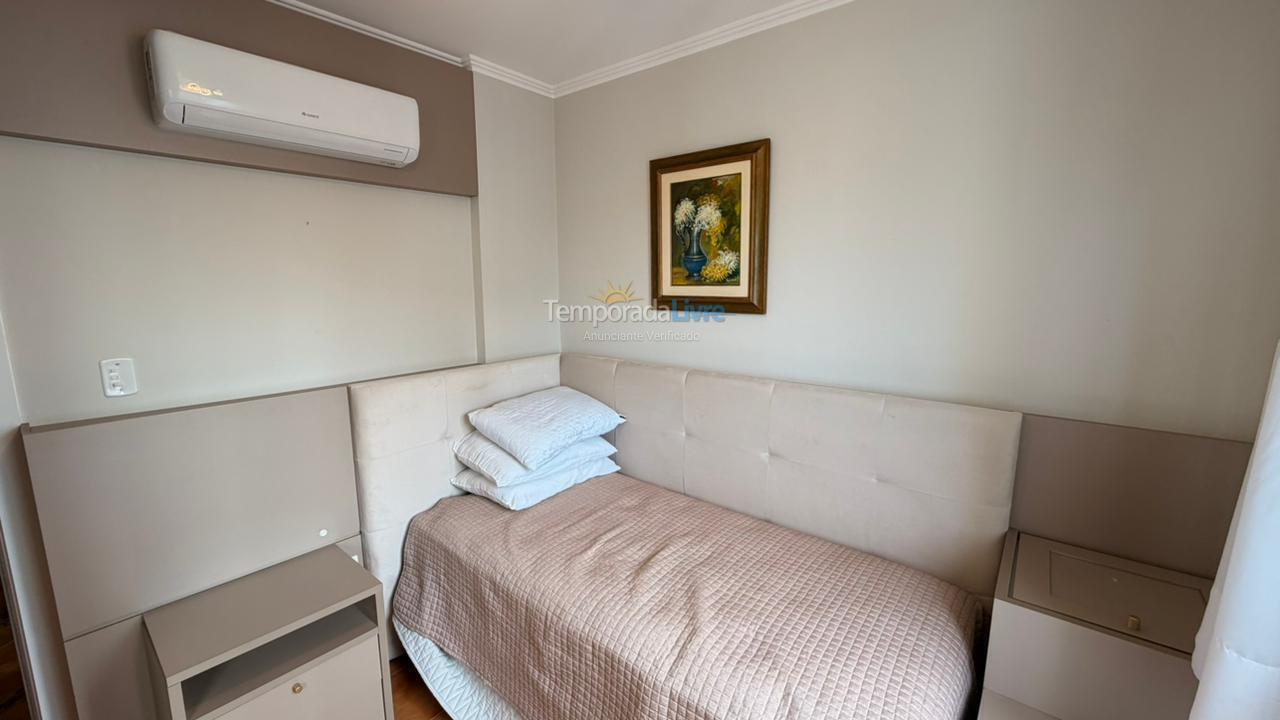 Apartamento para aluguel de temporada em Balneário Camboriú (Praia Central)