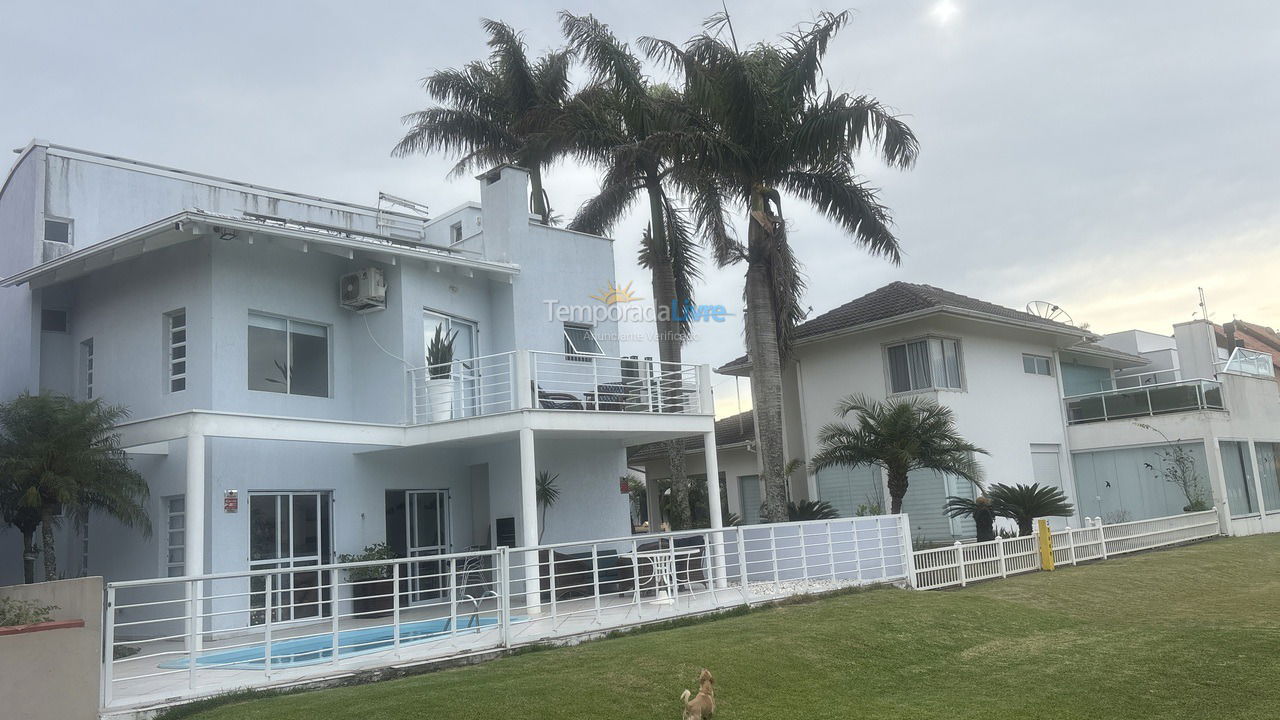 Casa para alquiler de vacaciones em São Francisco do Sul (Enseada)