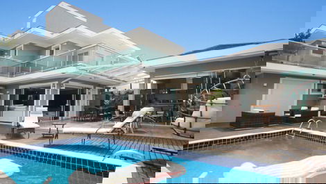 Casa de alto padrão em Jurere Internacional