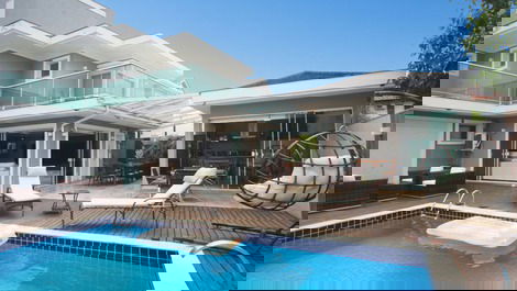 Casa de alto padrão em Jurere Internacional