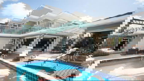 Casa de alto padrão em Jurere Internacional