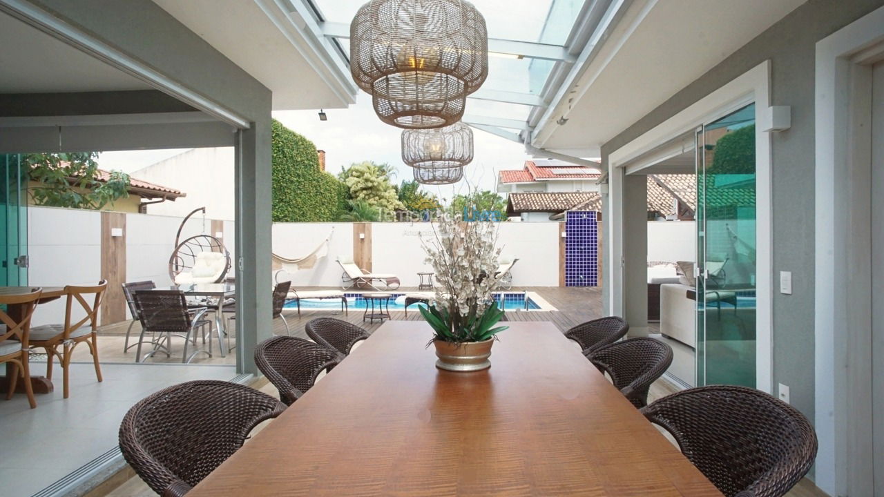Casa para aluguel de temporada em Florianopolis (Jurerê Internacional)