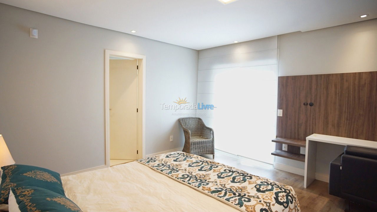 Casa para aluguel de temporada em Florianopolis (Jurerê Internacional)