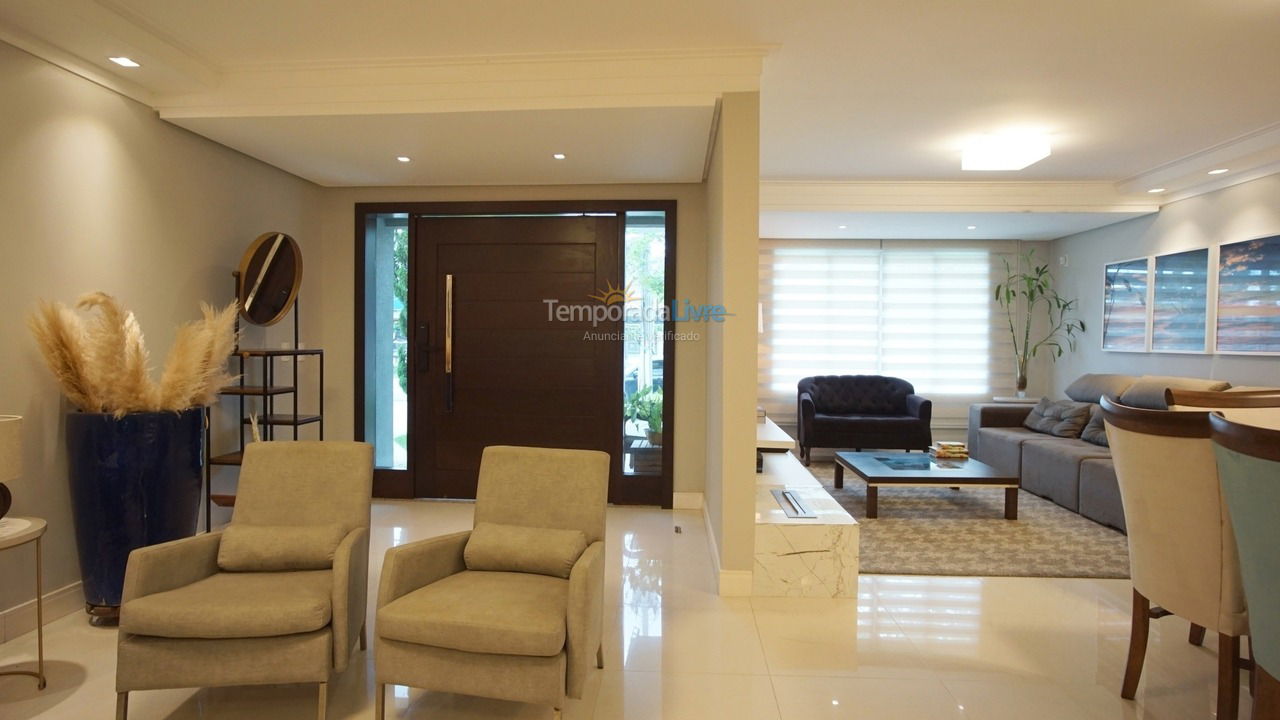 Casa para aluguel de temporada em Florianopolis (Jurerê Internacional)