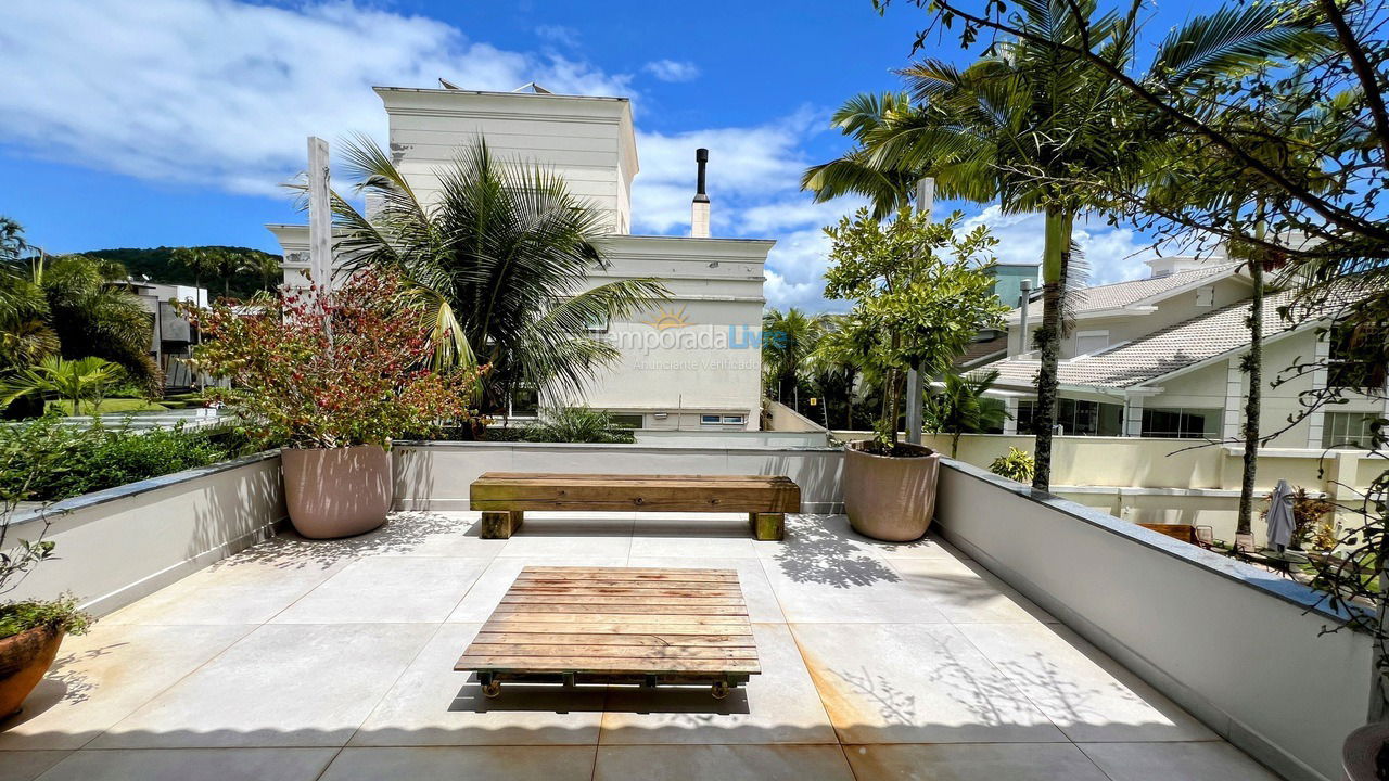 House for vacation rental in Florianopolis (Jurerê Internacional)