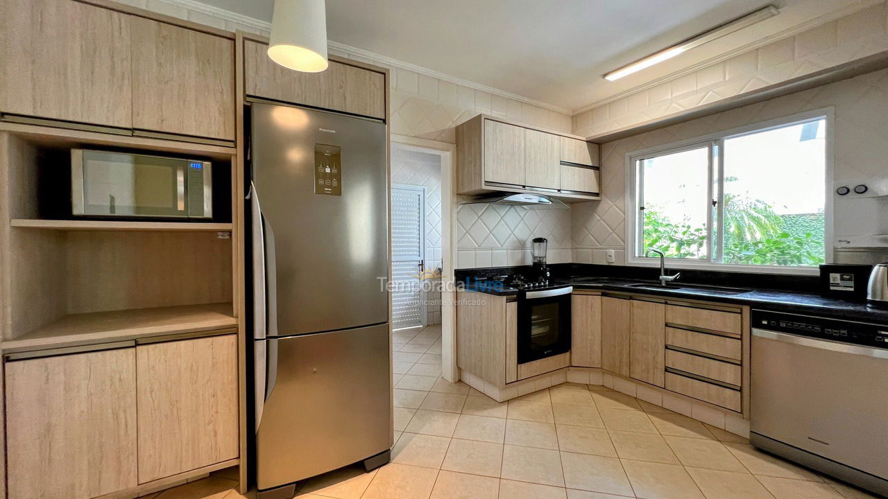 House for vacation rental in Florianopolis (Jurerê Internacional)