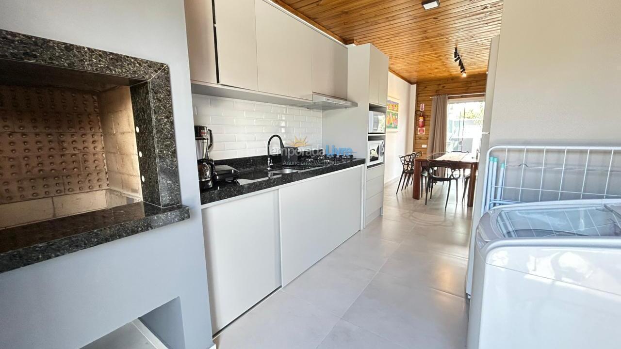 House for vacation rental in Bombinhas (Mariscal)