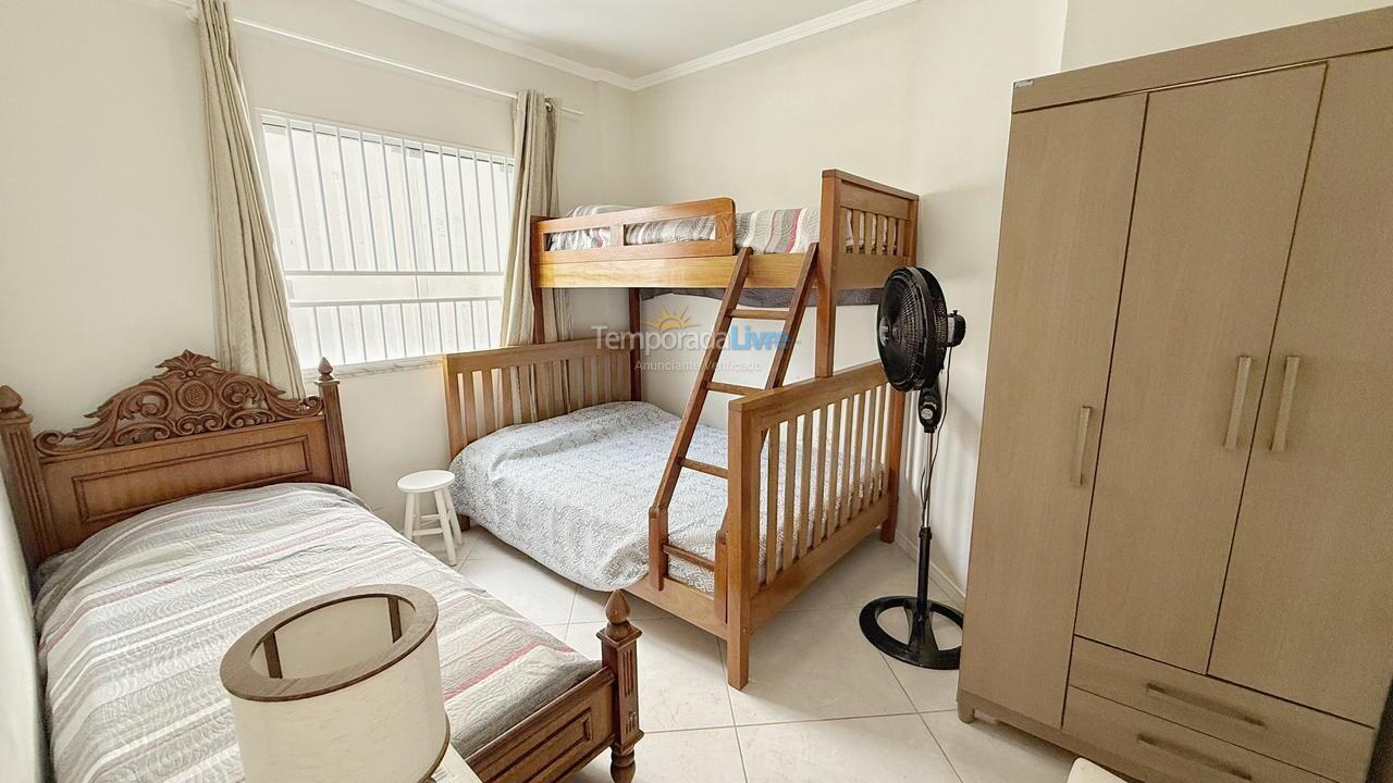 Apartment for vacation rental in Bombinhas (Praia de Bombas)