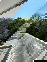 Varanda gourmet com vista para matw, sem vizinho, privacidade preservada.