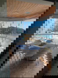 Balneario Camboriú, vista a la noria, piso alto, barbacoa, plaza de aparcamiento.