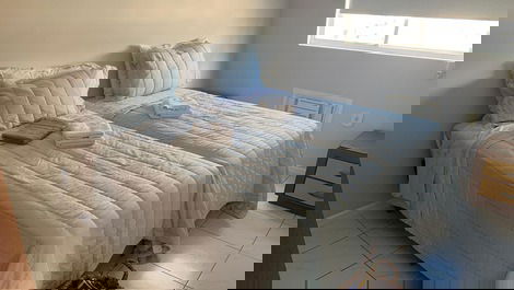 Balneario Camboriú, vista a la noria, piso alto, barbacoa, plaza de aparcamiento.