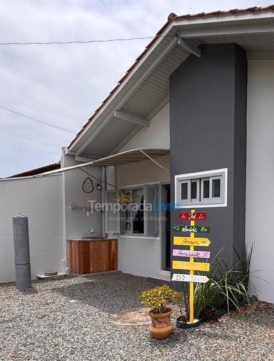 Casa para aluguel de temporada em São Francisco do Sul (Ubatuba)