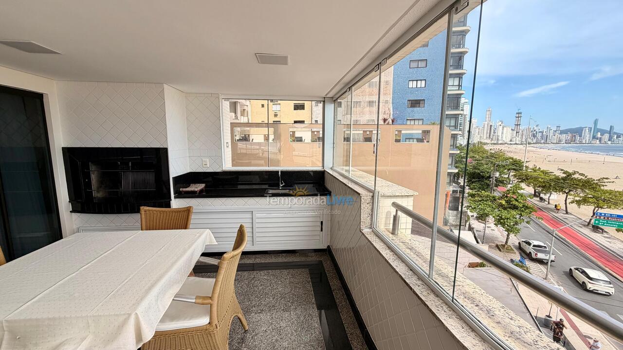 Apartamento para aluguel de temporada em Balneário Camboriú (Praia Central)
