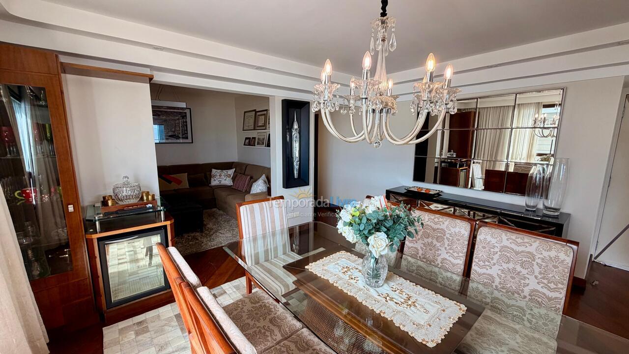 Apartamento para aluguel de temporada em Balneário Camboriú (Praia Central)