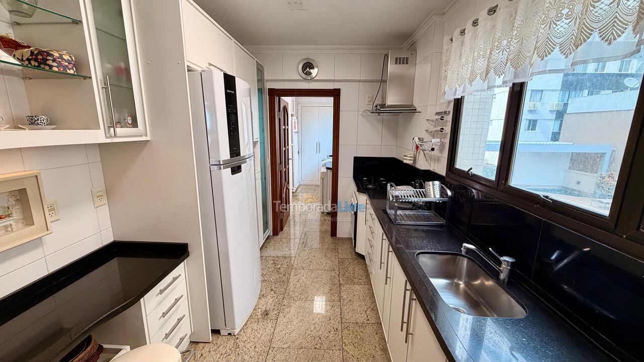 Apartamento para aluguel de temporada em Balneário Camboriú (Praia Central)