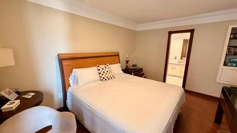 Temporada Ed. Ponta Porã: 3 suítes // frente mar // churrasqueira