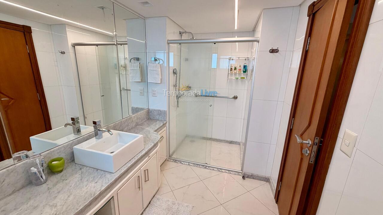 Apartamento para aluguel de temporada em Balneário Camboriú (Praia Central)