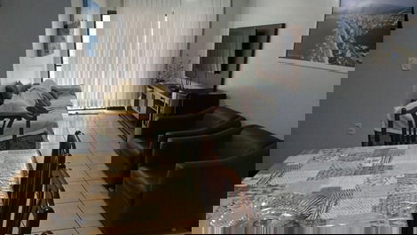 Apartamento meia praia lateral para o mar