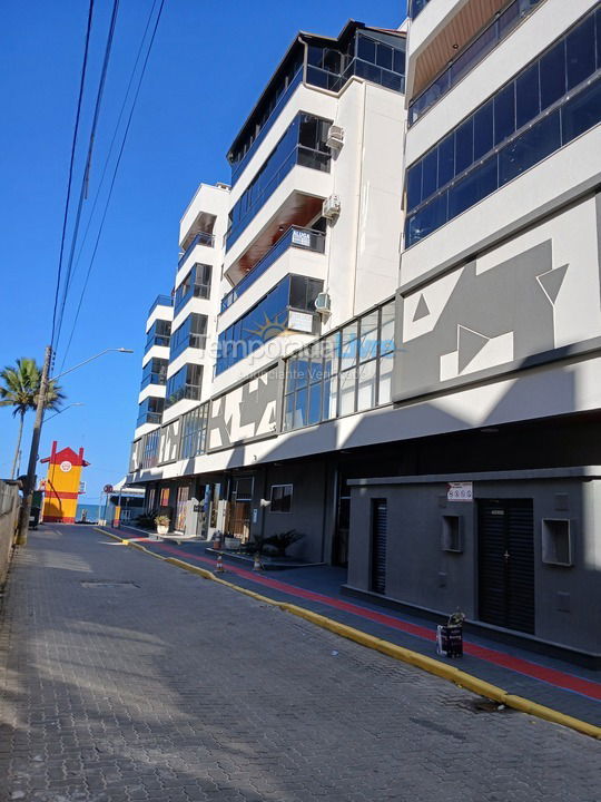 Apartamento para aluguel de temporada em Itapema (Meia Praia)