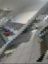 Apartamento meia praia lateral para o mar