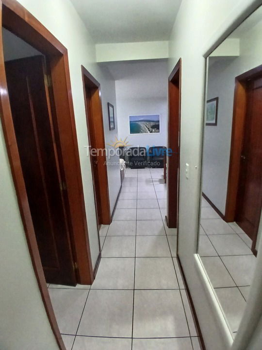 Apartamento para aluguel de temporada em Itapema (Meia Praia)