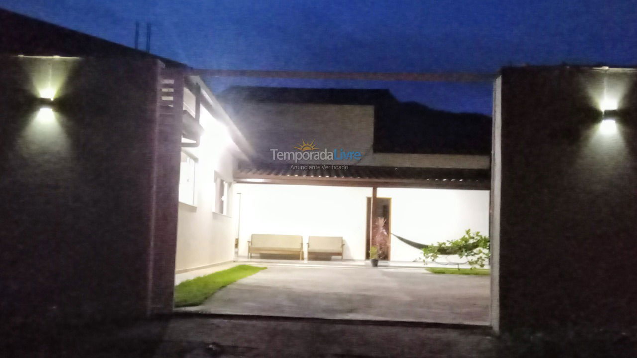 House for vacation rental in Ubatuba (Praia do Lázaro)